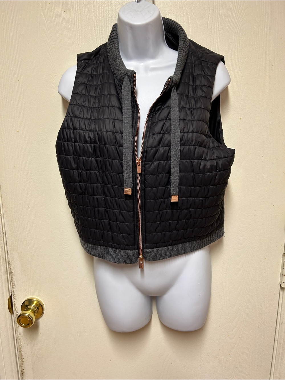 Athleta Black Quilted Cropped Puffer Vest with Gray Trim